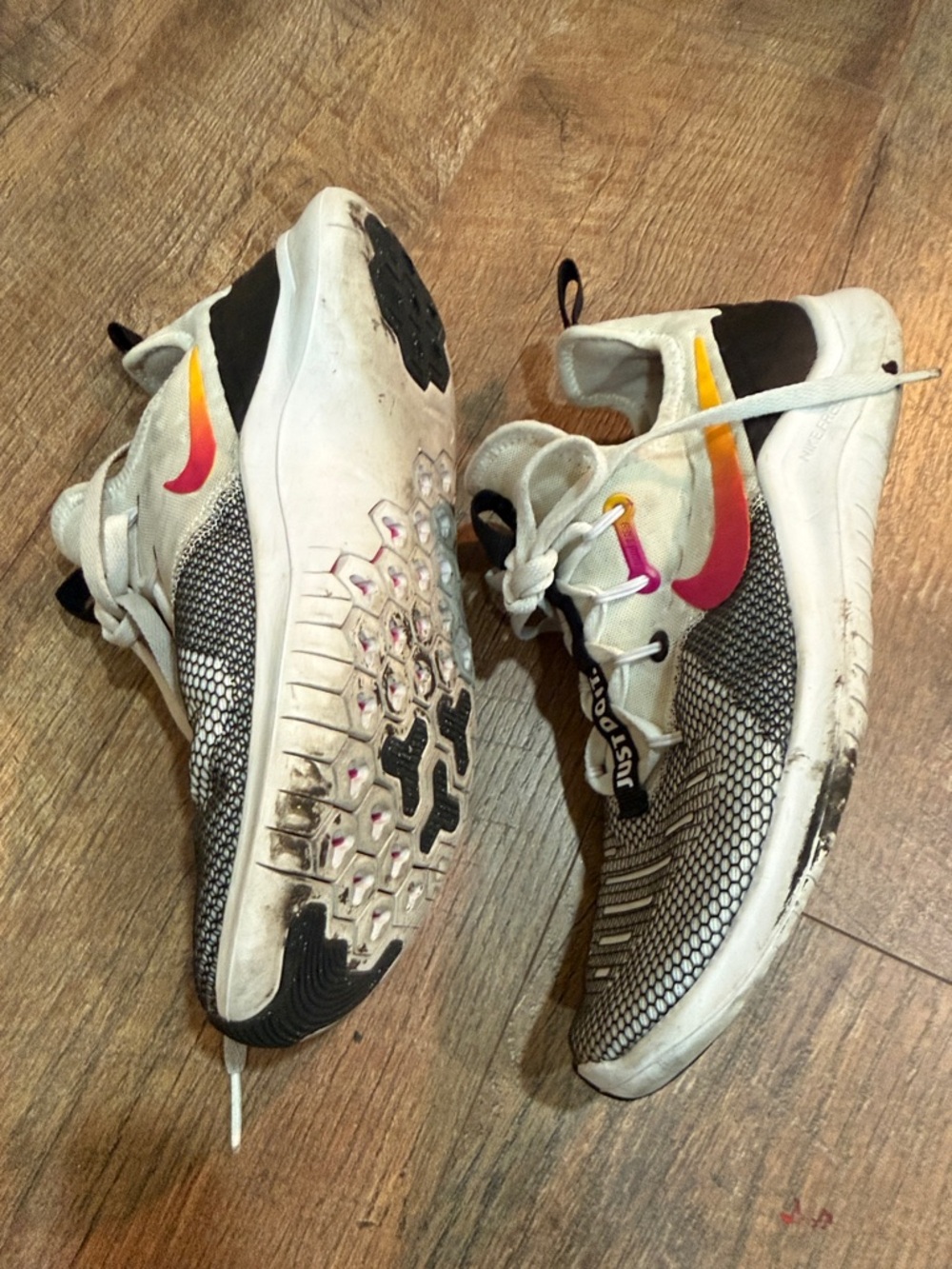 Nike White and Black Sneakers with Pink-Orange Swoosh - Picture 2 of 4